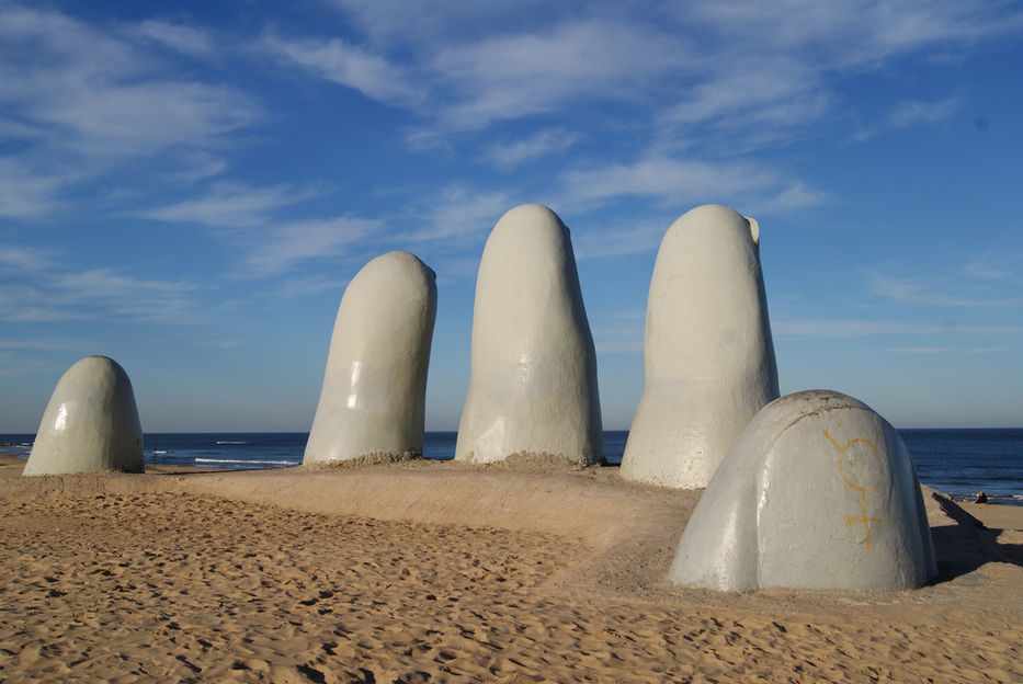 La Mano (Playa Brava)